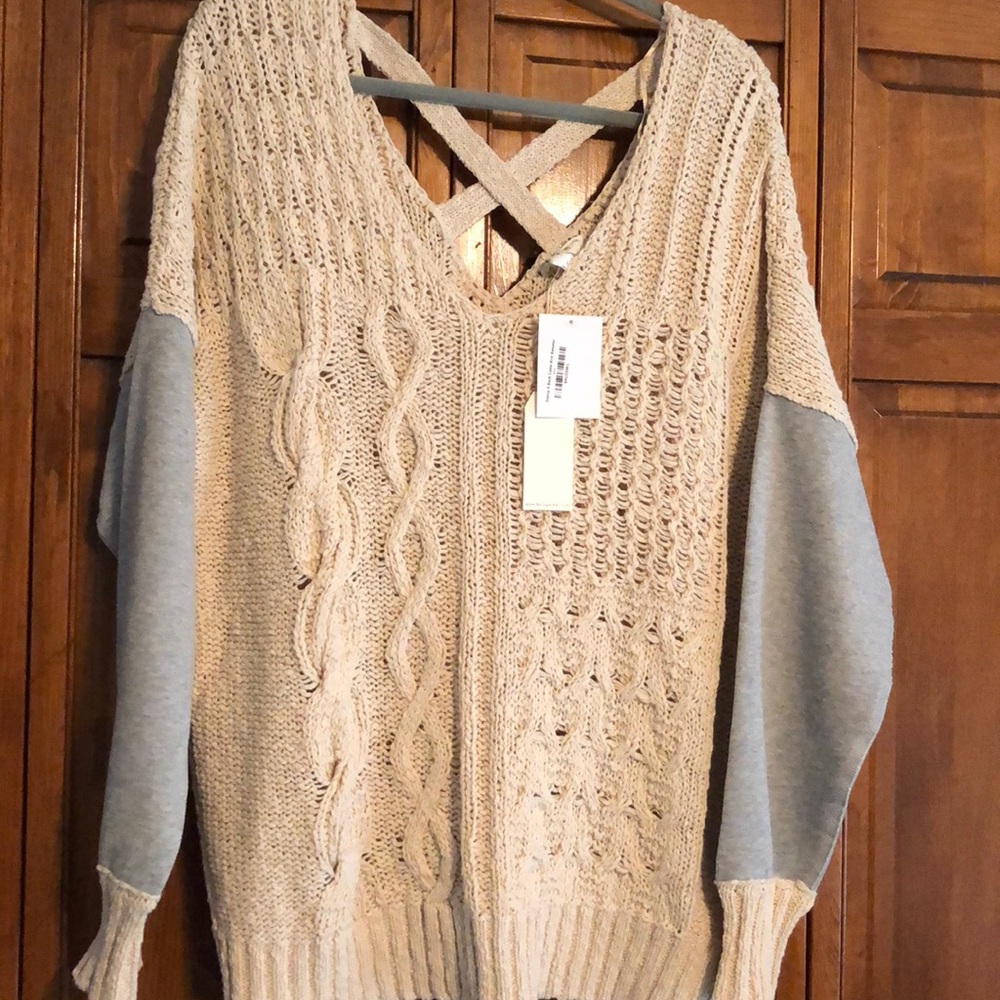🔥NWT Unique Criss Cross Back Boutique Sweater